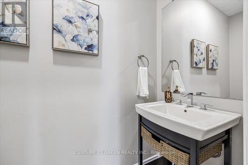 3061 Lakeshore Road W, Oakville, ON - Indoor Photo Showing Bathroom