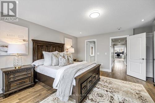 3061 Lakeshore Road W, Oakville, ON - Indoor Photo Showing Bedroom
