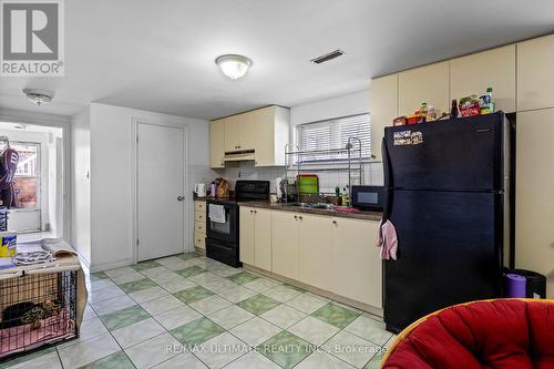 4179 Dursley Cres, Mississauga, ON - Indoor Photo Showing Kitchen