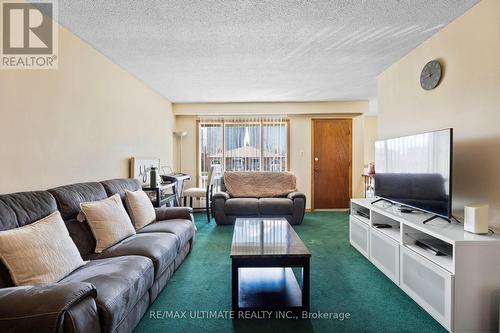 4179 Dursley Cres, Mississauga, ON - Indoor Photo Showing Living Room