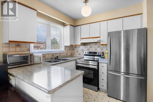4179 Dursley Cres, Mississauga, ON - Indoor Photo Showing Kitchen With Double Sink