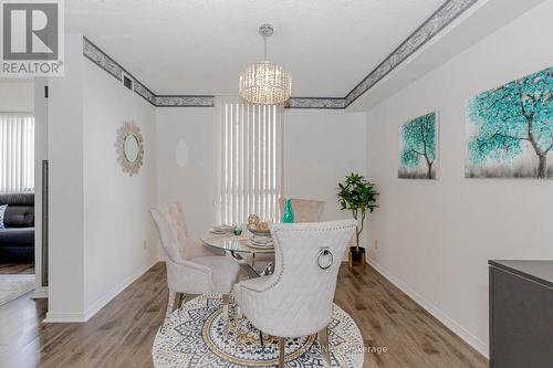 #211 -145 Hillcrest Ave, Mississauga, ON - Indoor Photo Showing Dining Room