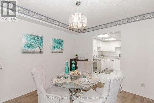#211 -145 Hillcrest Ave, Mississauga, ON - Indoor Photo Showing Dining Room