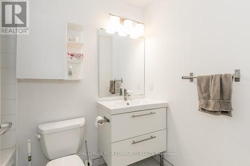 #Lph06 -797 Don Mills Rd, Toronto, ON - Indoor Photo Showing Bathroom