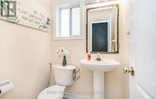 21 Harty Cres, Ajax, ON - Indoor Photo Showing Bathroom