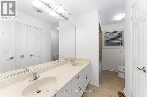 11 Ward Ave, East Gwillimbury, ON - Indoor Photo Showing Bathroom