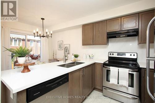 2444 Steeplechase St, Oshawa, ON - Indoor Photo Showing Kitchen With Double Sink With Upgraded Kitchen