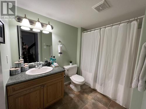 5615 Angus Court, Fort Nelson, BC - Indoor Photo Showing Bathroom
