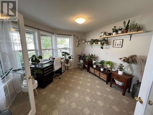 5615 Angus Court, Fort Nelson, BC - Indoor Photo Showing Living Room