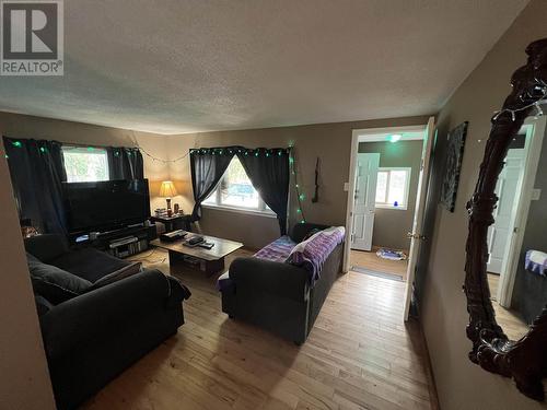 5251 42 Street, Fort Nelson, BC - Indoor Photo Showing Living Room