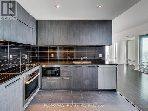 #4407 -8 The Esplanade Ave, Toronto, ON - Indoor Photo Showing Kitchen With Stainless Steel Kitchen With Upgraded Kitchen