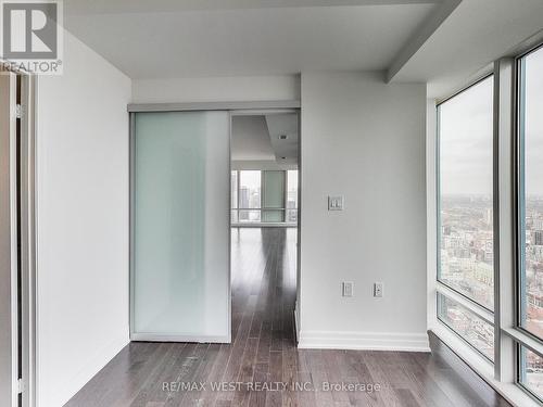 #4407 -8 The Esplanade Ave, Toronto, ON - Indoor Photo Showing Other Room