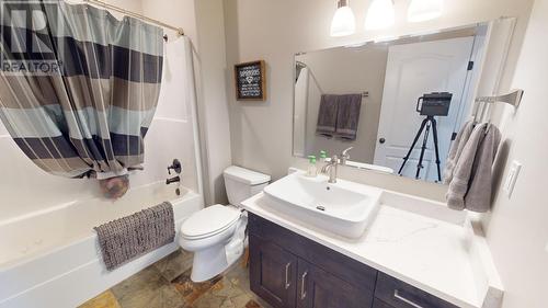 10908 111 Avenue, Fort St. John, BC - Indoor Photo Showing Bathroom