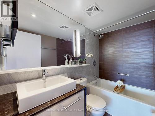 1809 - 121 Mcmahon Drive, Toronto, ON - Indoor Photo Showing Bathroom
