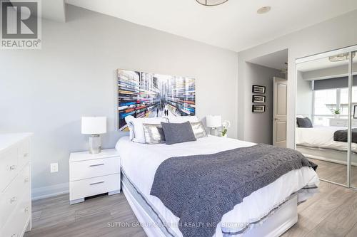 Lph3 - 400 Adelaide Street E, Toronto, ON - Indoor Photo Showing Bedroom