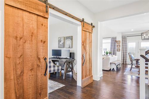 Office with barn door located off foyer - 1423 Nebo Road, Hannon, ON - Indoor