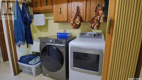 180 2Nd Avenue S, Duck Lake, SK - Indoor Photo Showing Laundry Room