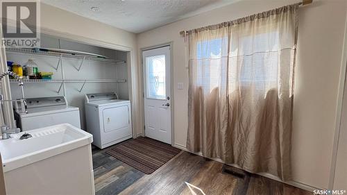 302 Broad Street, Cut Knife, SK - Indoor Photo Showing Laundry Room
