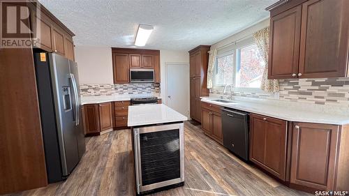 302 Broad Street, Cut Knife, SK - Indoor Photo Showing Kitchen