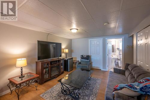107 Uplands Drive, Kaleden, BC - Indoor Photo Showing Living Room