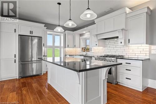 840 Sideroad 15, Arran-Elderslie, ON - Indoor Photo Showing Kitchen With Upgraded Kitchen