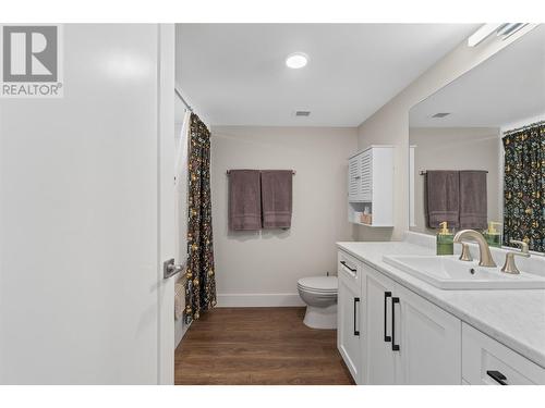 217 Elm Avenue Unit# 203, Penticton, BC - Indoor Photo Showing Bathroom