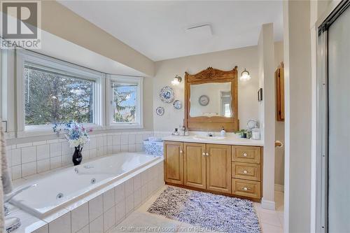 257 Victoria Avenue, Chatham, ON - Indoor Photo Showing Bathroom