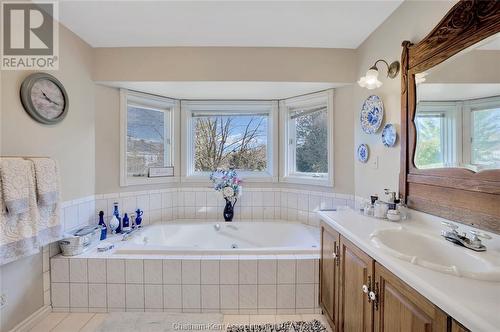257 Victoria Avenue, Chatham, ON - Indoor Photo Showing Bathroom