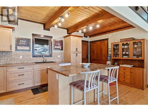 6432 Sunnybrae Canoe Point Road Unit# 6, Tappen, BC - Indoor Photo Showing Kitchen