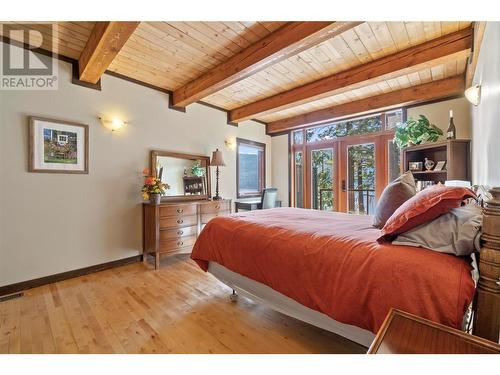 6432 Sunnybrae Canoe Point Road Unit# 6, Tappen, BC - Indoor Photo Showing Bedroom