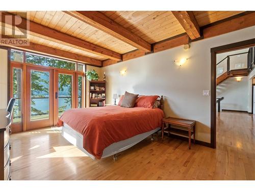 6432 Sunnybrae Canoe Point Road Unit# 6, Tappen, BC - Indoor Photo Showing Bedroom