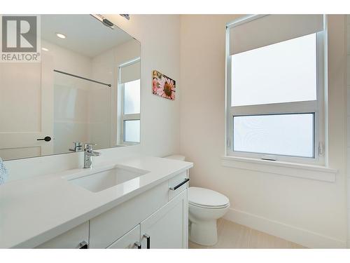 12798 Lake Hill Drive Unit# 53, Lake Country, BC - Indoor Photo Showing Bathroom