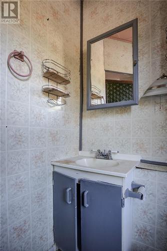 846 Martindale Road, Sudbury, ON - Indoor Photo Showing Bathroom