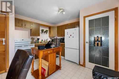 179 Paynter Crescent, Regina, SK - Indoor Photo Showing Kitchen