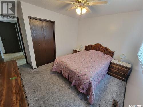 4906 Empire Street, Macklin, SK - Indoor Photo Showing Bedroom