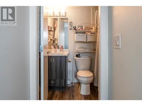 655 Academy Way Unit# 121, Kelowna, BC - Indoor Photo Showing Bathroom