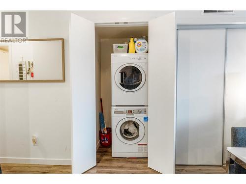 655 Academy Way Unit# 121, Kelowna, BC - Indoor Photo Showing Laundry Room