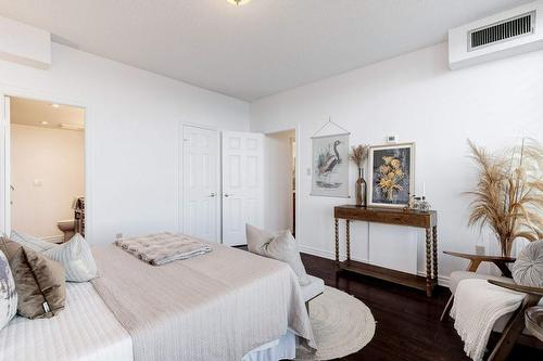 2121 Lakeshore Road|Unit #602, Burlington, ON - Indoor Photo Showing Bedroom