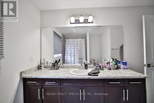 19 Mcgovern Lane, Brant, ON - Indoor Photo Showing Bathroom