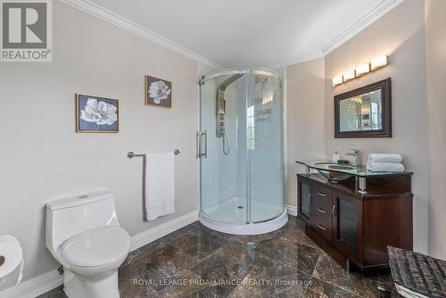 54 Parkside Rd, Belleville, ON - Indoor Photo Showing Bathroom