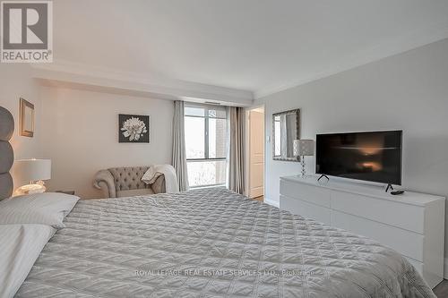 #1013 -1400 Dixie Rd W, Mississauga, ON - Indoor Photo Showing Bedroom