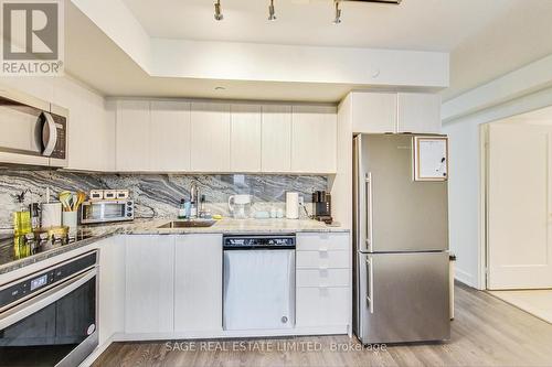 736 - 5 Mabelle Avenue, Toronto, ON - Indoor Photo Showing Kitchen
