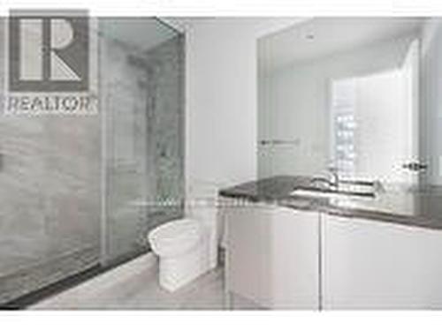802 - 2481 Taunton Road, Oakville, ON - Indoor Photo Showing Bathroom