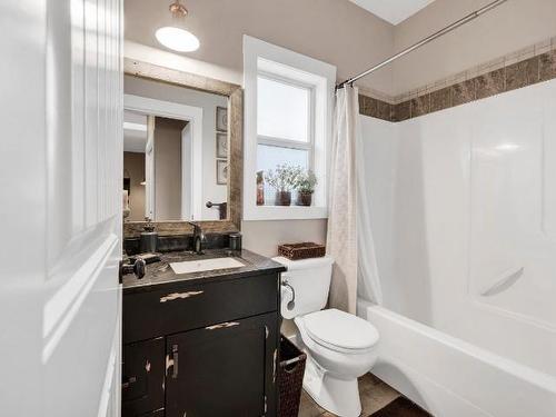 385 Cougar Road, Kamloops, BC - Indoor Photo Showing Bathroom