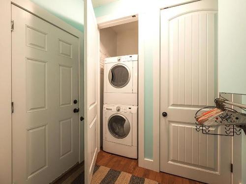 385 Cougar Road, Kamloops, BC - Indoor Photo Showing Laundry Room