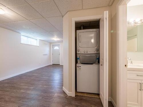 2475 Sunset Drive, Kamloops, BC - Indoor Photo Showing Laundry Room