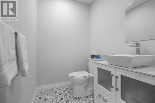 14 Lakeview Avenue, Grimsby, ON - Indoor Photo Showing Bathroom