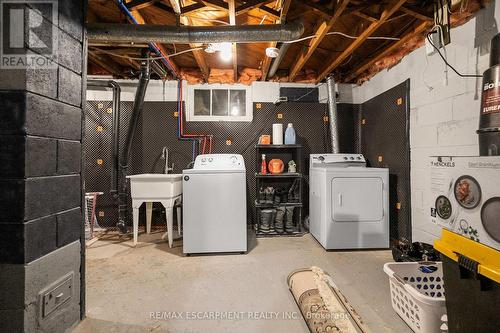 14 Lakeview Avenue, Grimsby, ON - Indoor Photo Showing Laundry Room