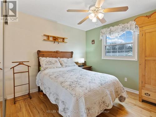 644 Tomahawk Cres, Hamilton, ON - Indoor Photo Showing Bedroom