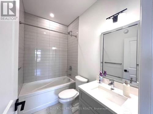 20 Summit Crescent, Belleville, ON - Indoor Photo Showing Bathroom